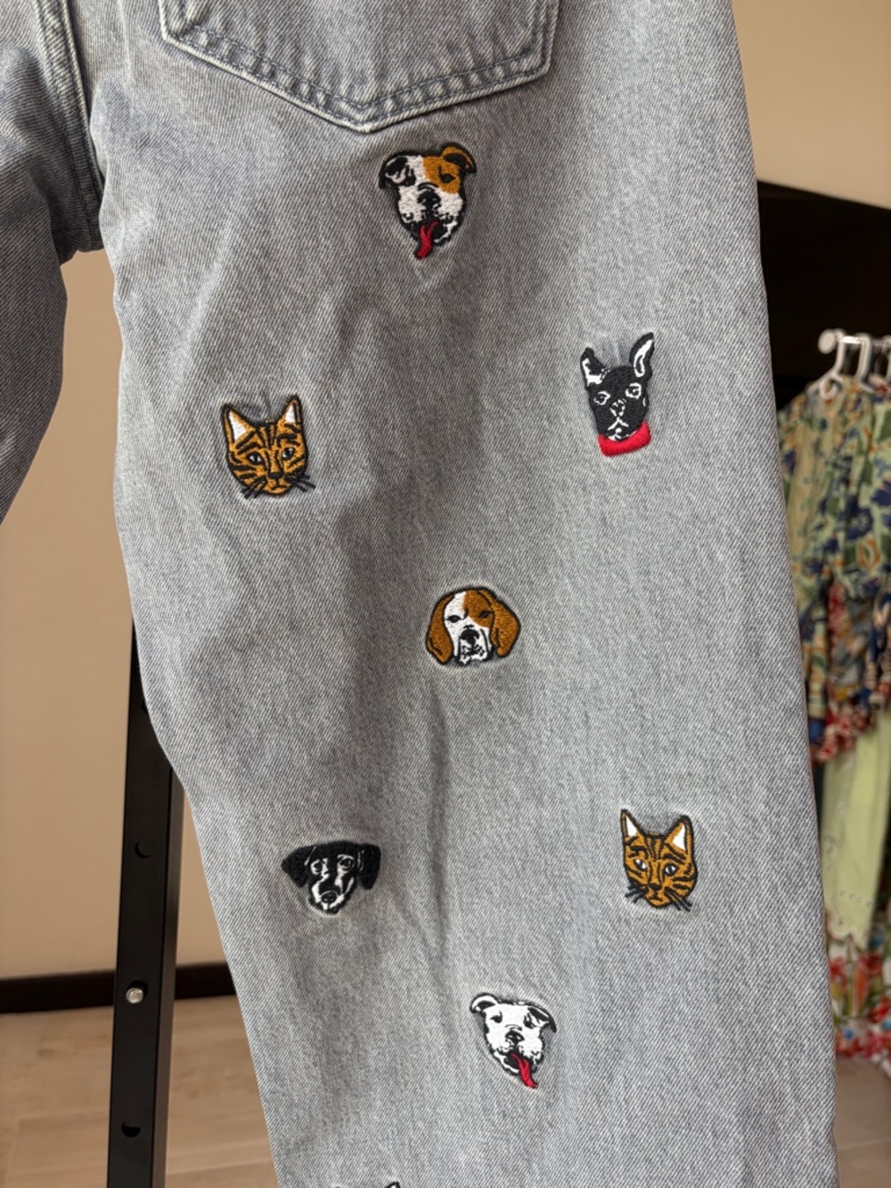 Farm Rio: Multicolor Cats And Dogs Embroidery Denim Pants - Picture 11 of 15